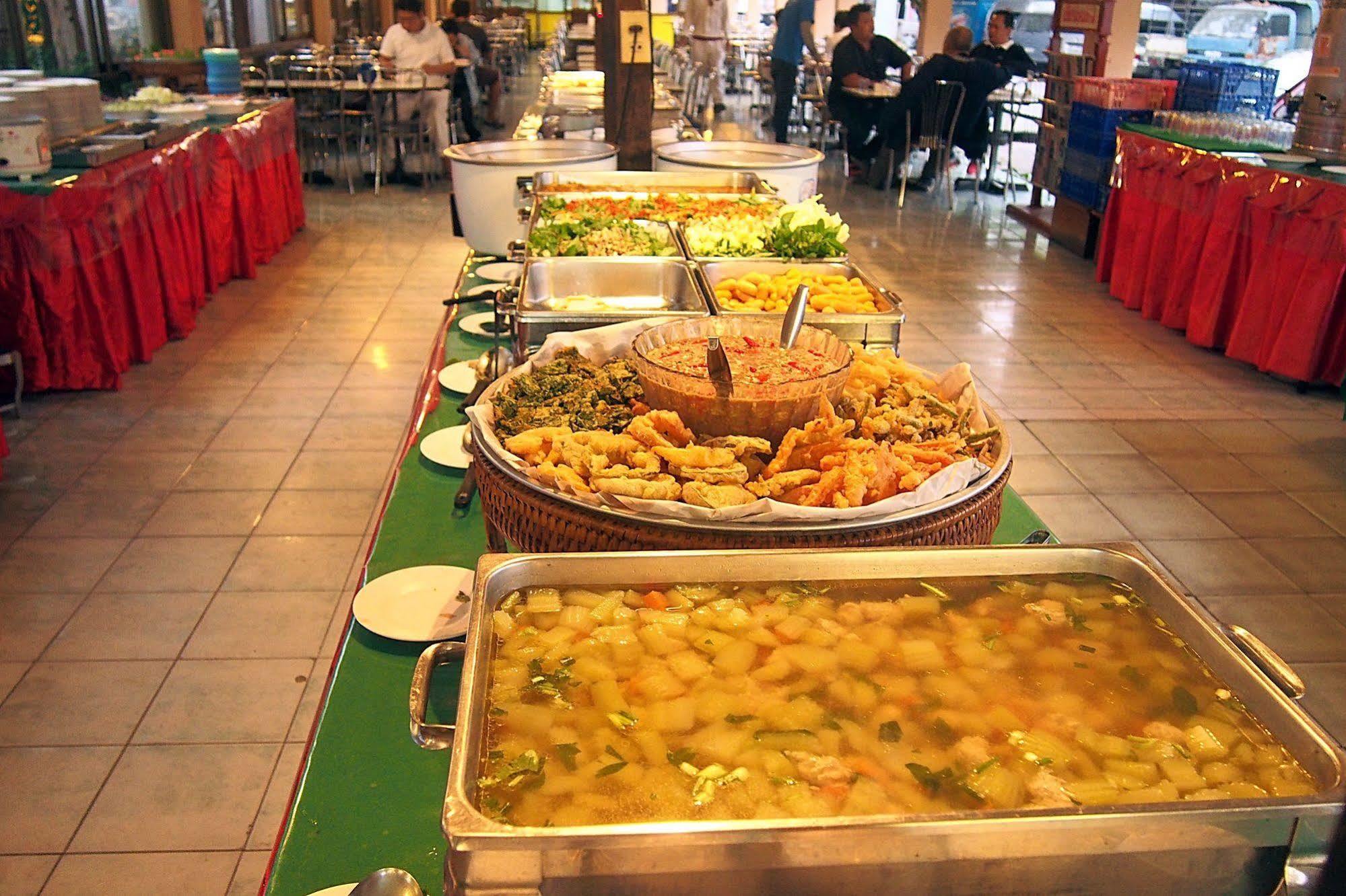 U-Sa Family Hotel Chiang Mai Eksteriør billede