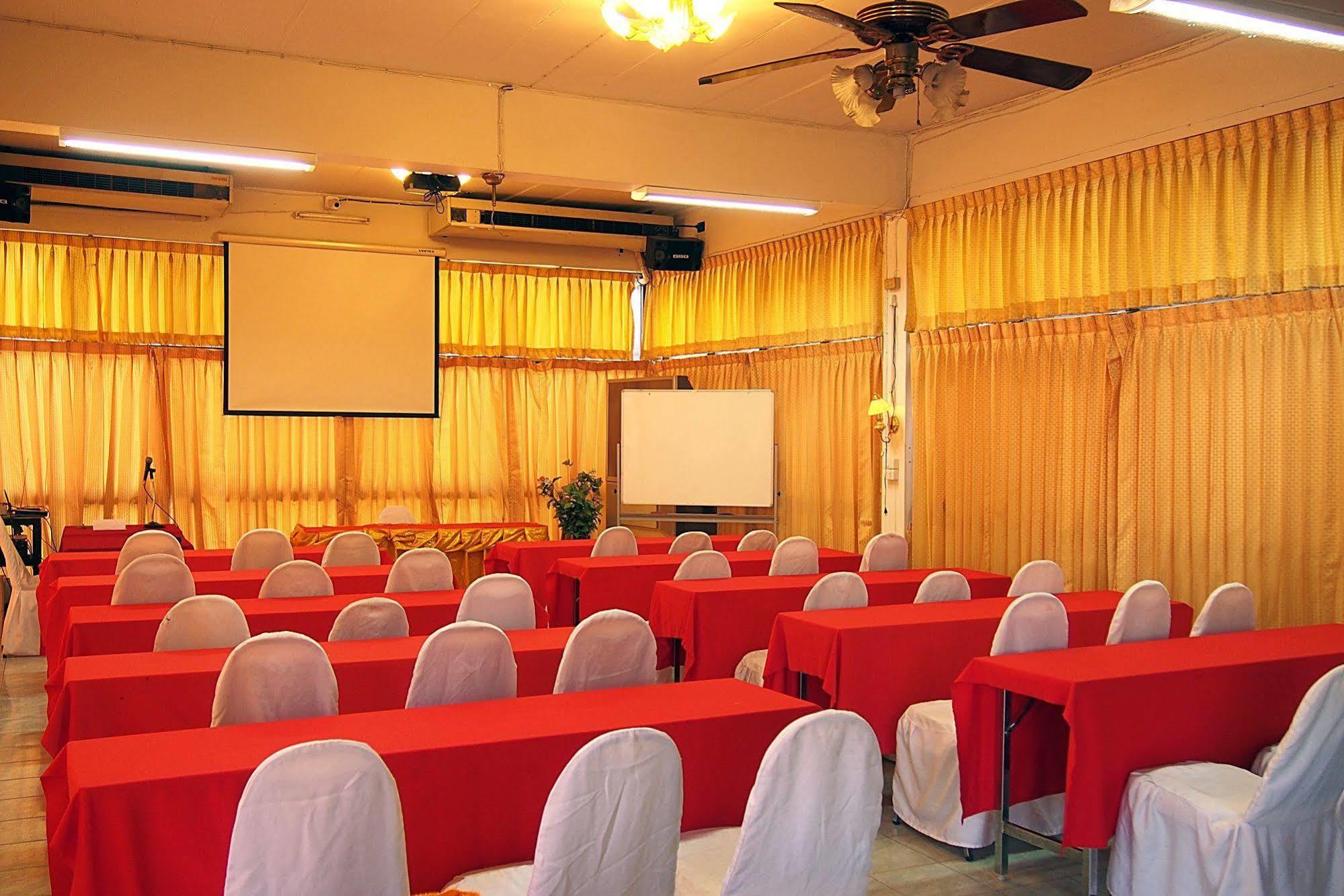 U-Sa Family Hotel Chiang Mai Eksteriør billede