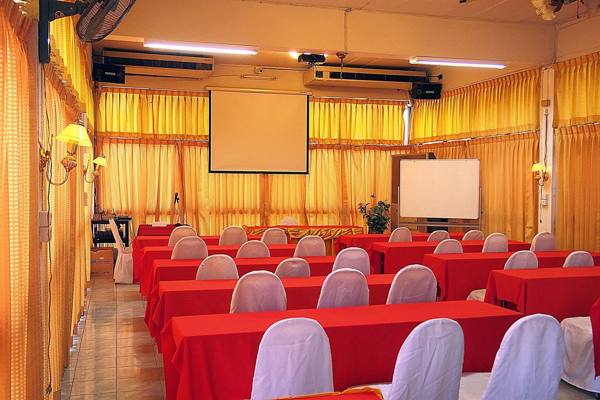 U-Sa Family Hotel Chiang Mai Eksteriør billede