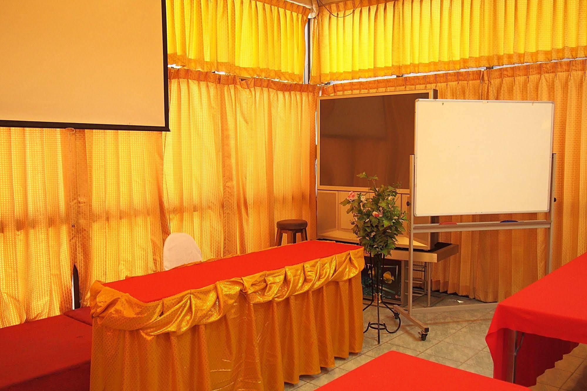 U-Sa Family Hotel Chiang Mai Eksteriør billede
