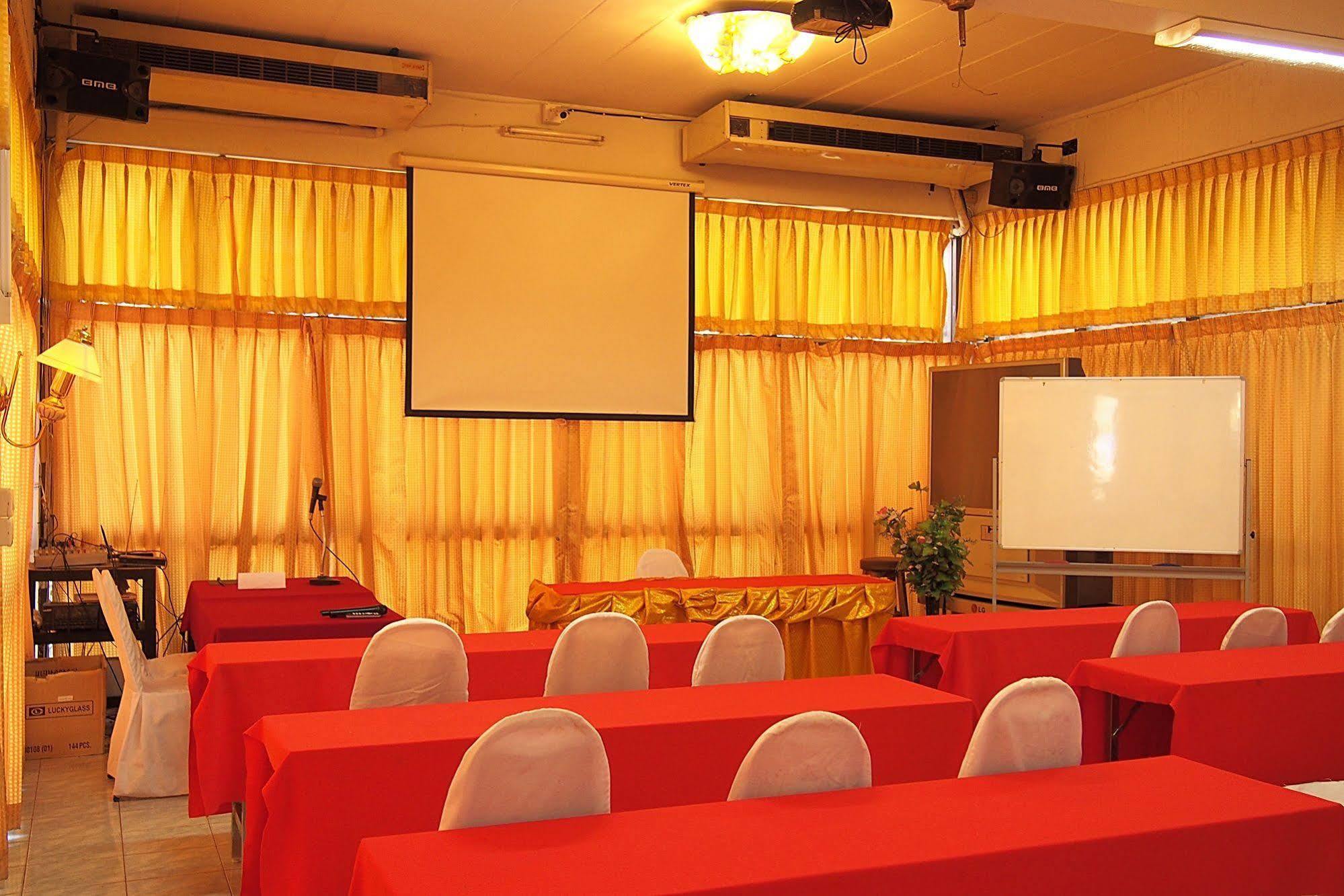 U-Sa Family Hotel Chiang Mai Eksteriør billede
