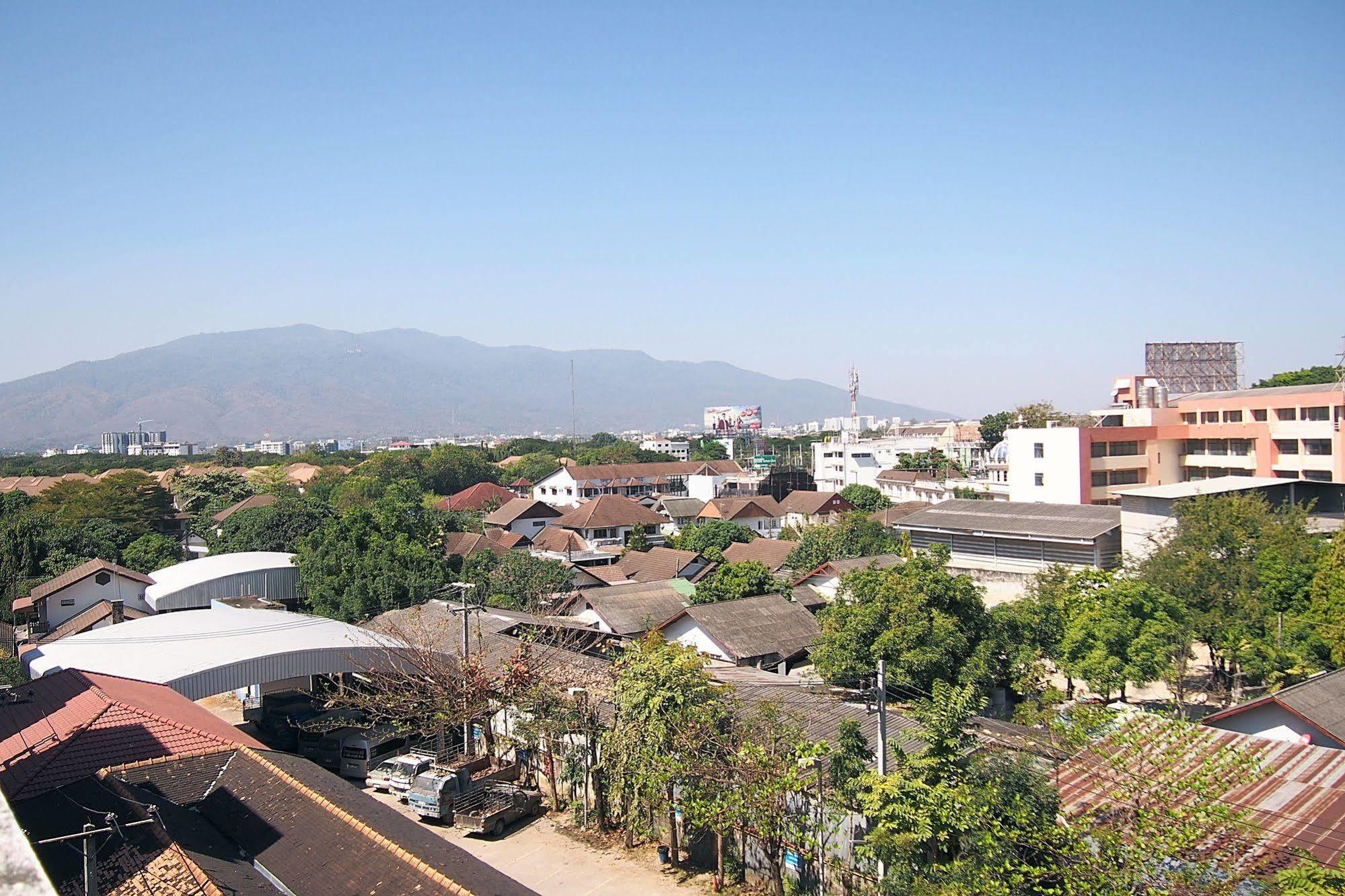 U-Sa Family Hotel Chiang Mai Eksteriør billede